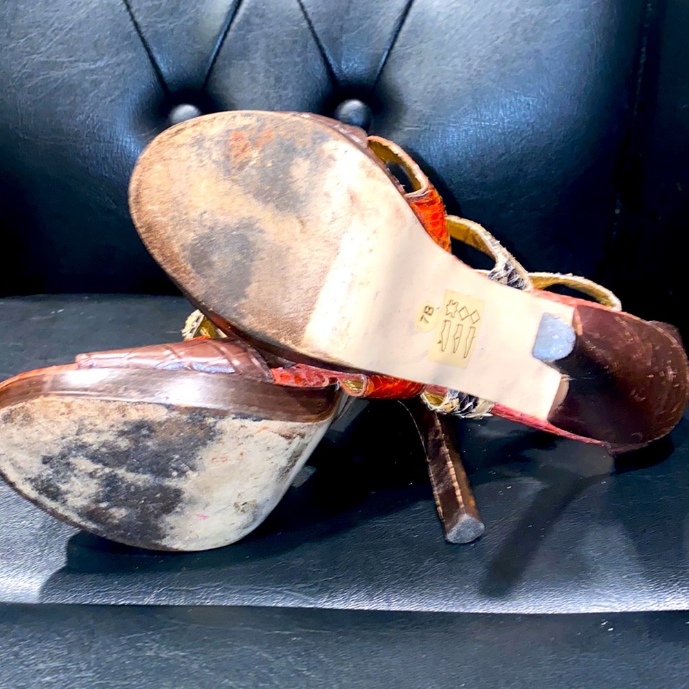Shoe - Picture 5 of 5
